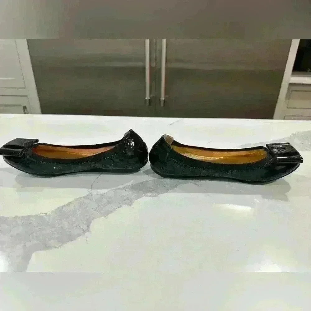 Kate Spade patent leather black flats. NWOT, Sz 7.5